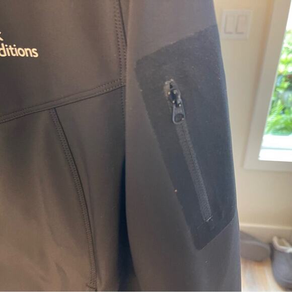 Arc'teryx Women’s Epsilon Black Performance Jacket Soft-Shell Design, GorpCore L - Picture 4 of 7